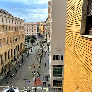 Silia House Centro ** Naples